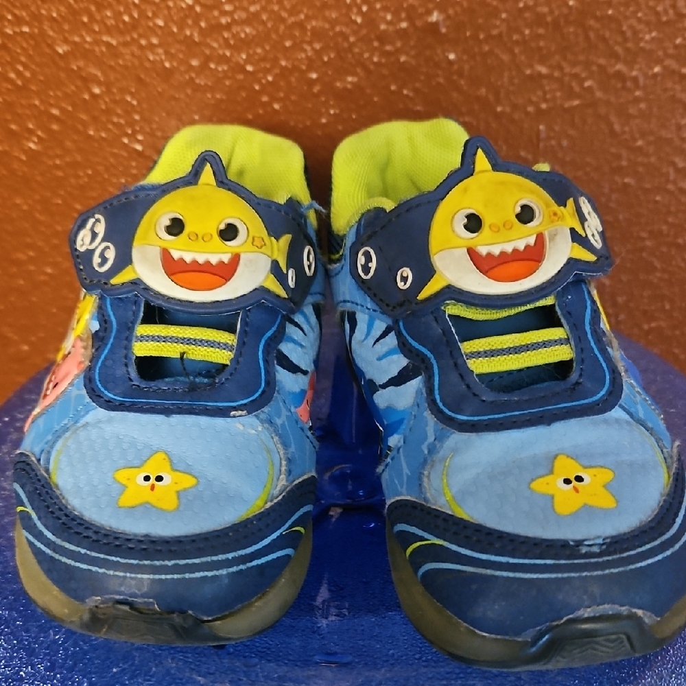 Kids Baby Shark Light Up Shoes
